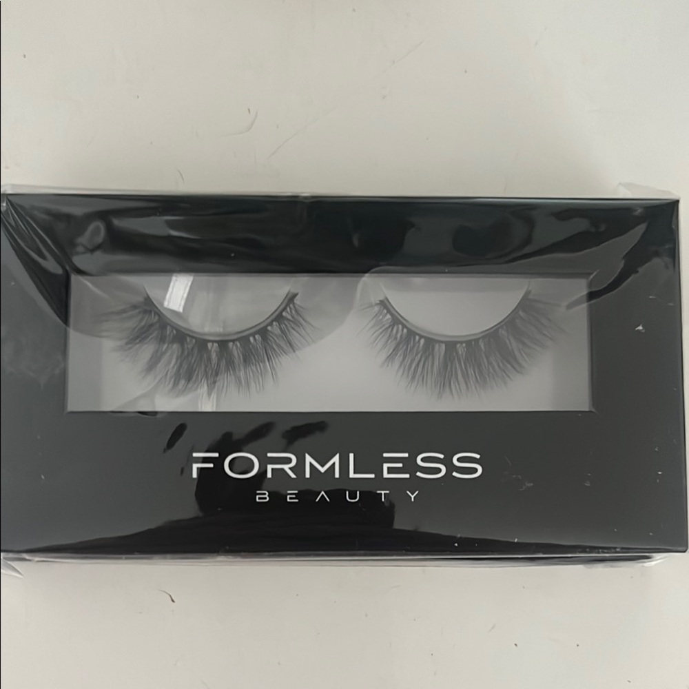 Formless Beauty Flutter Seamless Beauty Black 3d Faux Mink Lashes